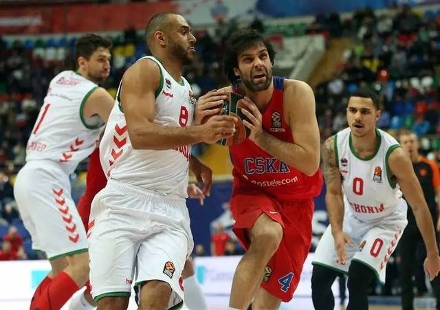 半场战报：本菲卡1-0那不勒斯，里奥斯建功（半场：本菲卡1-0领先那不勒斯，里奥斯破门）