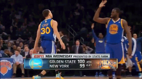 给你修修胡子，瓦科分享自己用剪刀剪克雷桑胡子的照片（瓦科晒照：亲手用剪刀为克雷桑修须）