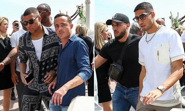 世界杯｜中国球迷不用熬夜？开赛时间不尽相同，心仪比赛定好闹钟（世界杯开球时间不一，中国球迷未必熬夜，心仪比赛记得设闹钟）