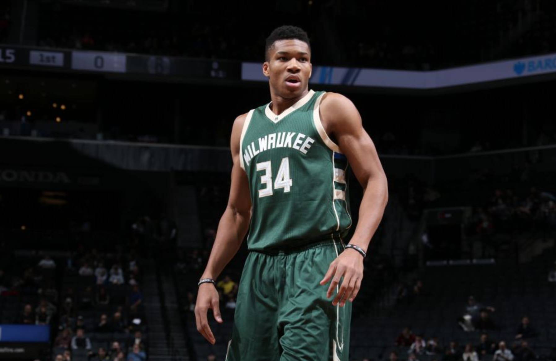 罗马诺：恩德里克已告知皇马他想外租，与曼联、维拉传闻不实（罗马诺：恩德里克向皇马表态希望外租，否认与曼联和阿斯顿维拉的传闻）