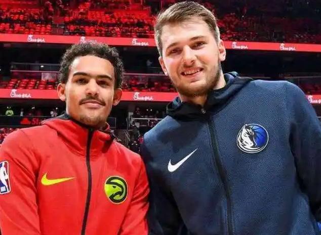 巴萨梅西自由球进球助球队领先（梅西任意球建功，助巴萨取得领先）