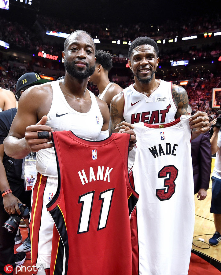 谢泼德：有杜兰特这样的队友告诉你要果断出击 你会打得更加从容（谢泼德：杜兰特鼓励你果断进攻，会让你打得更从容）