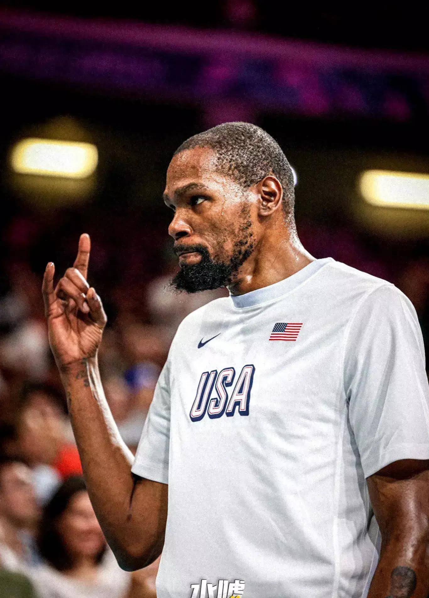 三胜卫冕冠军，文班化身雷霆克星，马刺计划有变要争冠（三擒卫冕王者，文班成雷霆噩梦，马刺改道冲击总冠军）