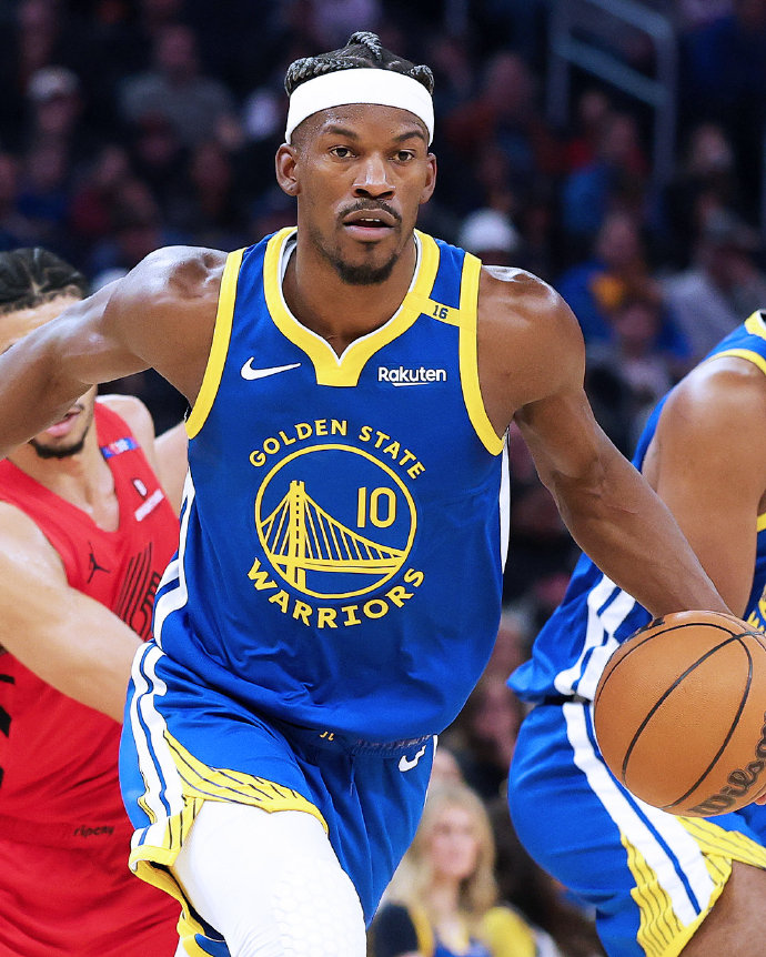 球队战术调整有效限制对手发挥（战术调整奏效，成功压制对手表现）