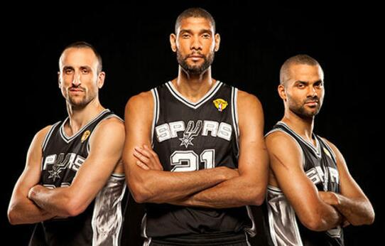 球星刚上场就改变节奏（球星上场瞬间改写节奏）