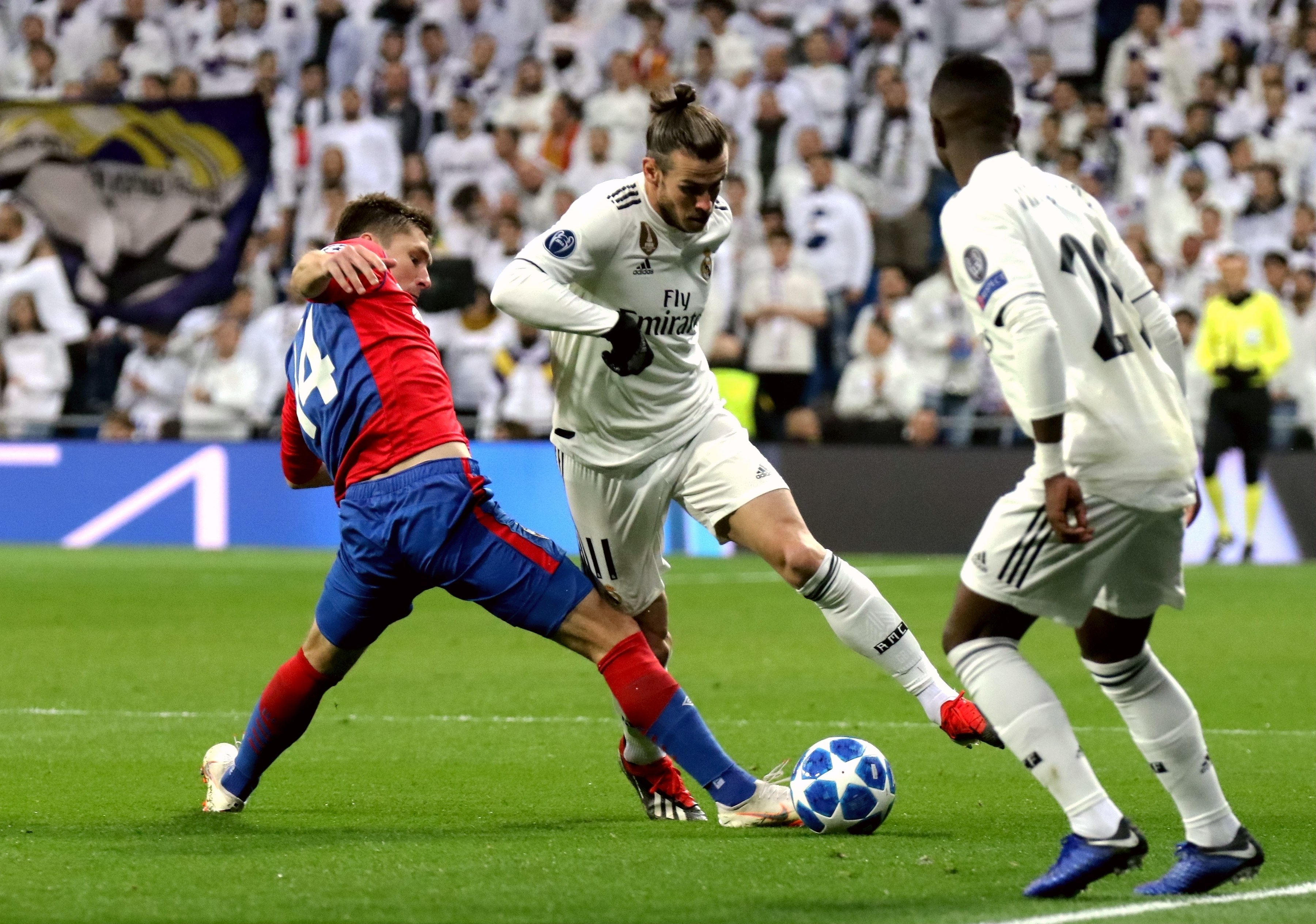 金州勇士在主场134-117击败犹他爵士，终结三连败，展现强大韧性与高效进攻。（勇士主场134-117力克爵士，止三连败，展现韧性与高效火力）