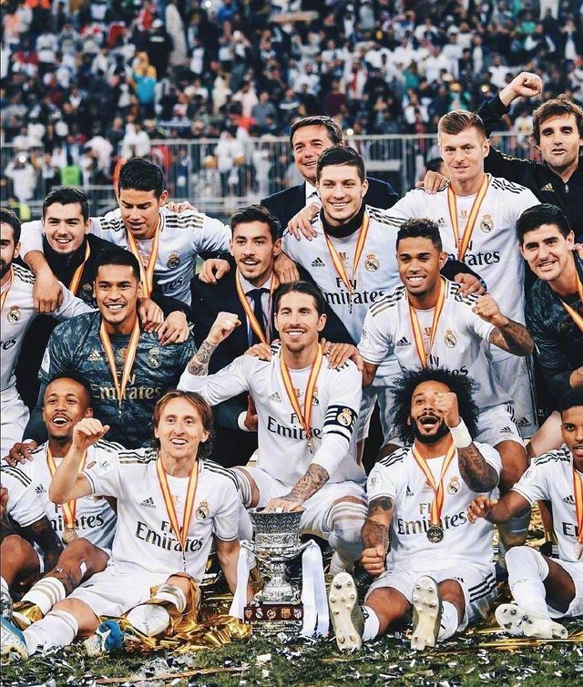 湖记：今日绝对是詹姆斯复出后最佳表现，他在进攻端状态拉满（湖人记者：今日詹姆斯复出后最佳一役，进攻火力全开）