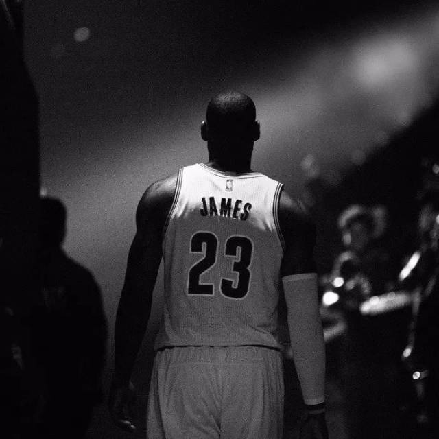 卡洛斯：当世界杯冠军是无与伦比的；希望安帅带领巴西进决赛（卡洛斯称世界杯封王无与伦比，盼安切洛蒂率巴西挺进决赛）