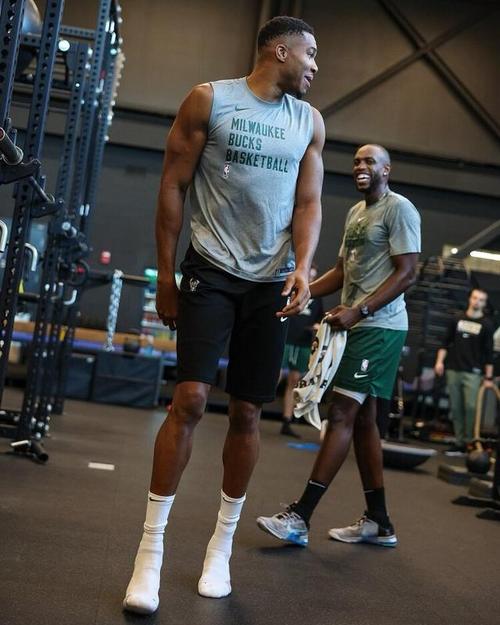 斯普利特：这对杨瀚森是一次很好的教训，可以帮助他提升自己（斯普利特：这次教训将助杨瀚森成长与提升）