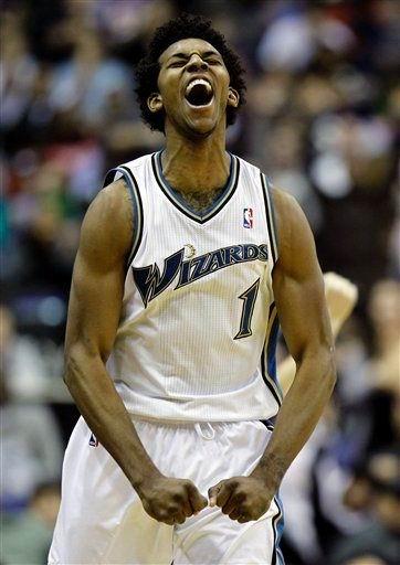 帕雷德斯：我和内马尔经常联系，若他想来博卡我们会等他（帕雷德斯：常与内马尔联系，他若愿来博卡，我们静候）