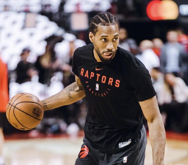 记者：若国足明年热身没惨案或大事故，邵佳一至少干到亚洲杯结束（记者：若国足明年热身赛无惨案或重大意外，邵佳一至少留任至亚洲杯结束）