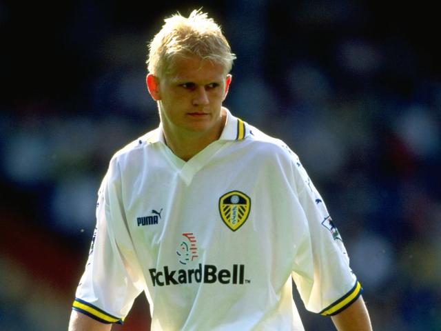 有爱，埃德森用手语向一名聋哑女球童示意：我爱你（暖心一刻：埃德森用手语向聋哑女球童传达“我爱你”）