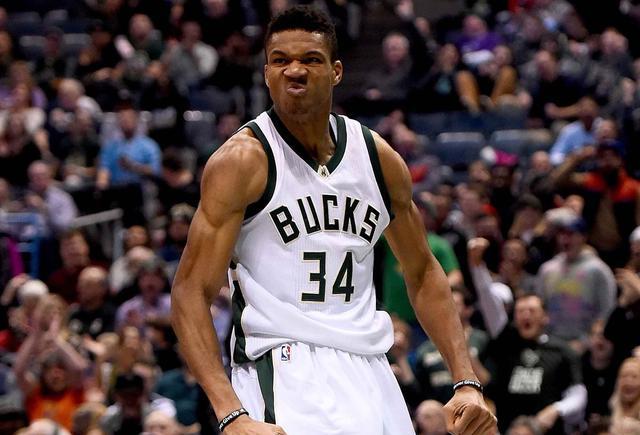 4中4砍11分11板！波特兰媒体：健康的罗威仍能改变比赛（4投全中砍下11分11篮板！波特兰媒体：健康罗威依旧能左右战局）